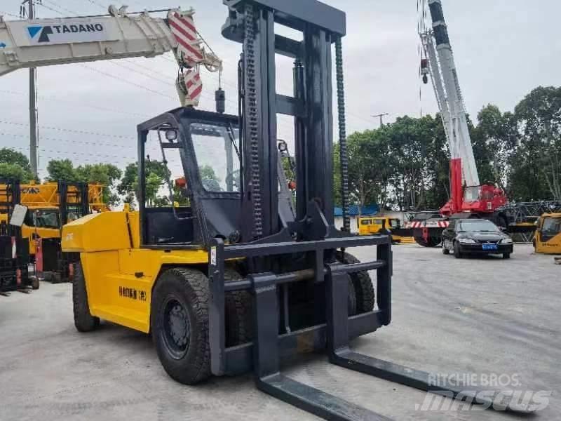 Komatsu FD 160 Dyzeliniai krautuvai
