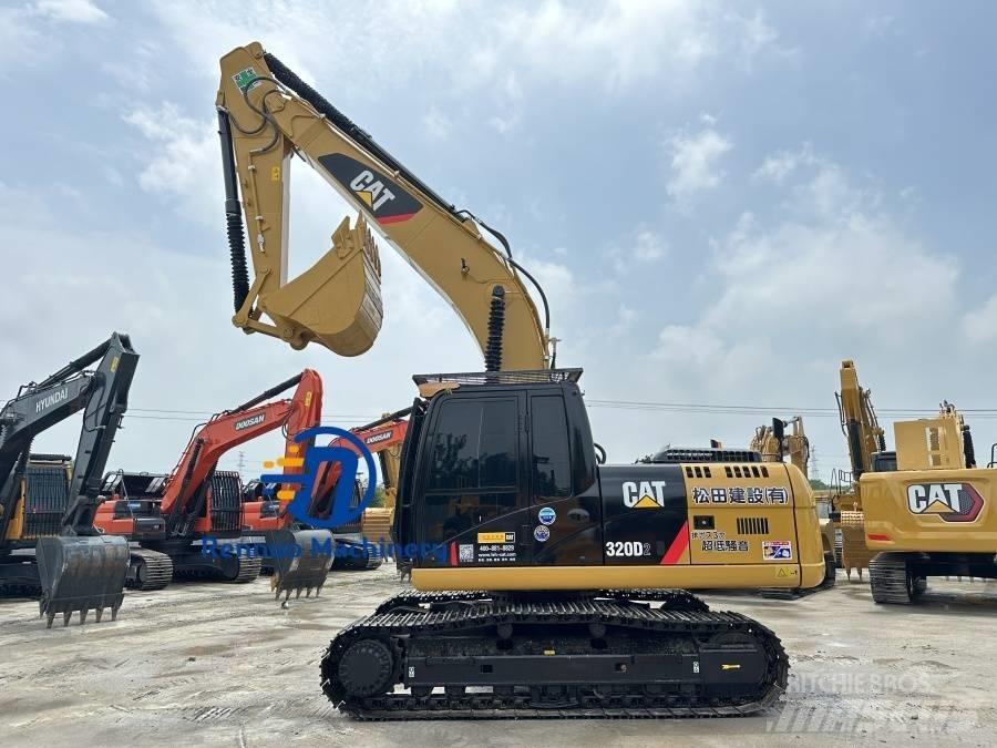 CAT 320 D2 Vikšriniai ekskavatoriai