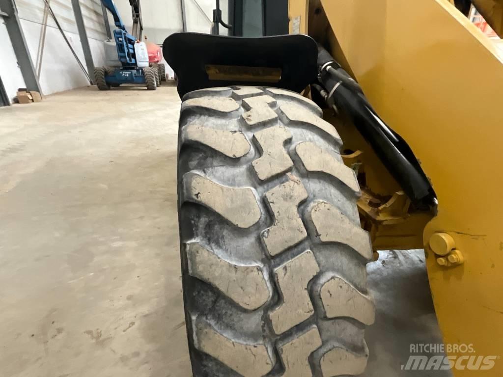 CAT 908 H Naudoti ratiniai krautuvai