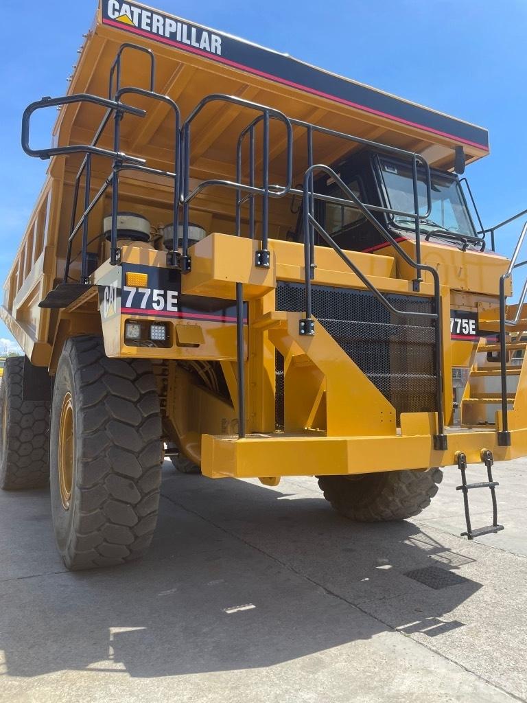 CAT Dumper 775E Atliekų išvežimo technika
