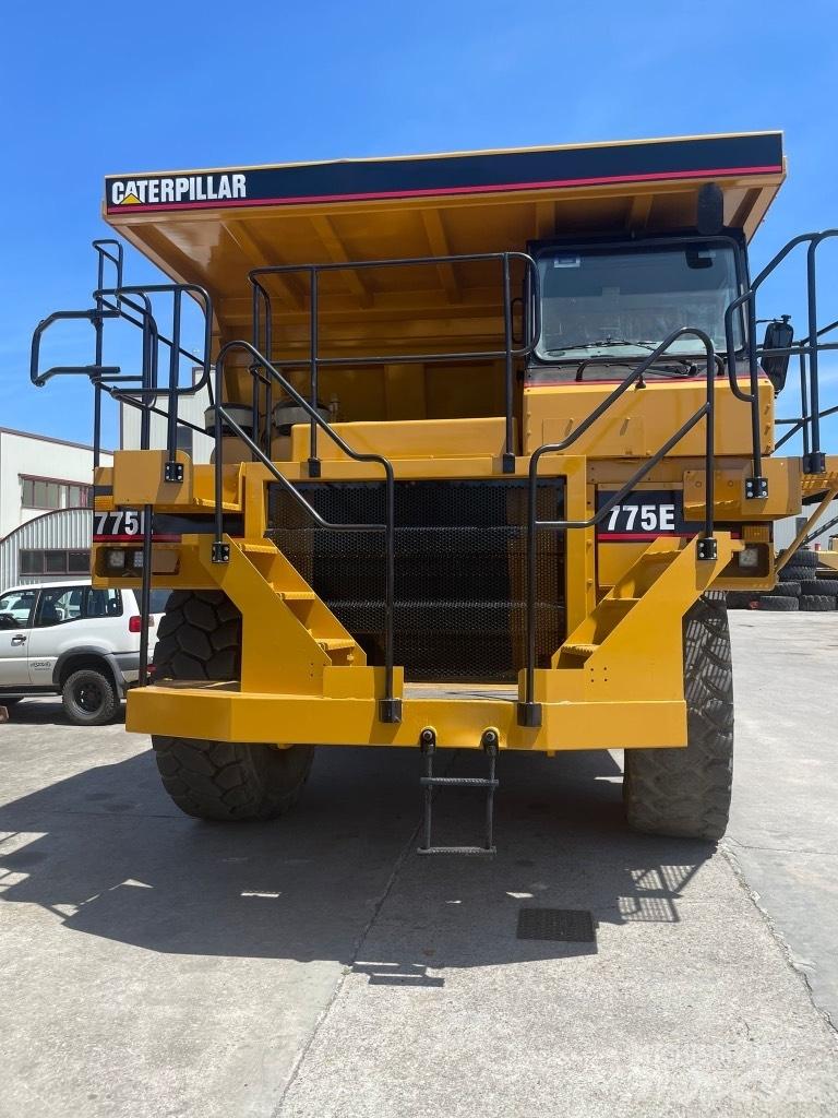 CAT Dumper 775E Atliekų išvežimo technika