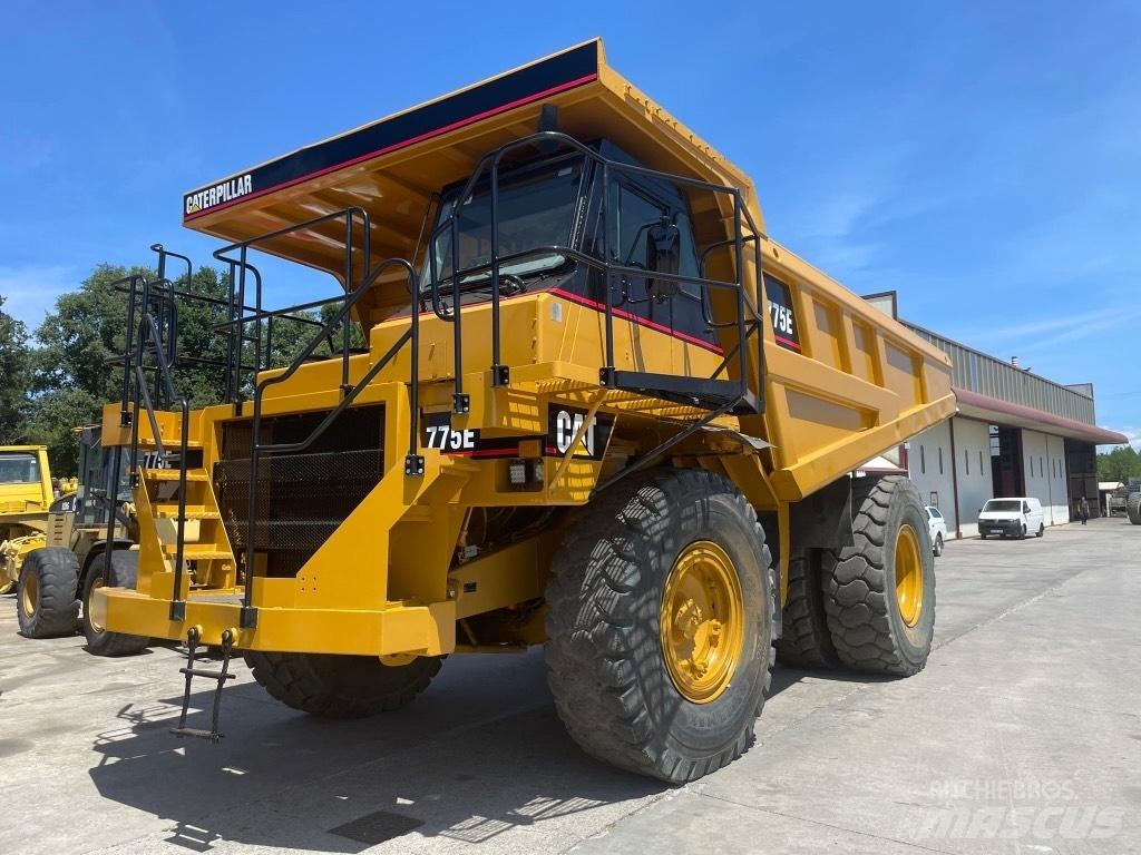 CAT Dumper 775E Atliekų išvežimo technika