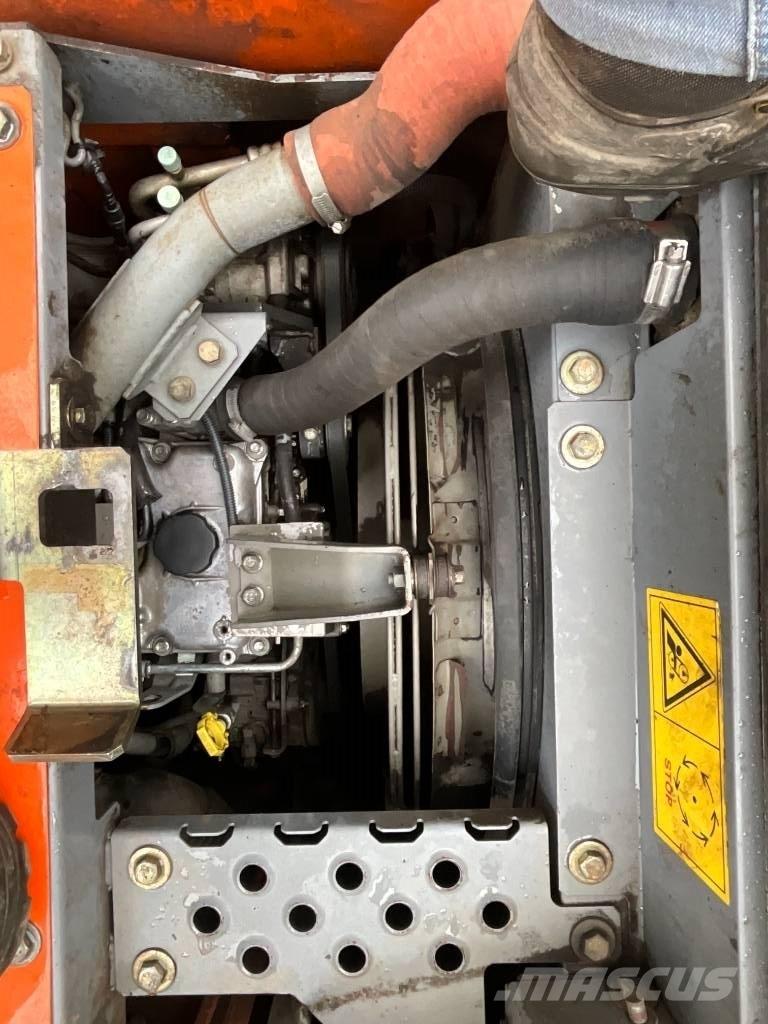 Hitachi ZX 135 US-3 Vikšriniai ekskavatoriai