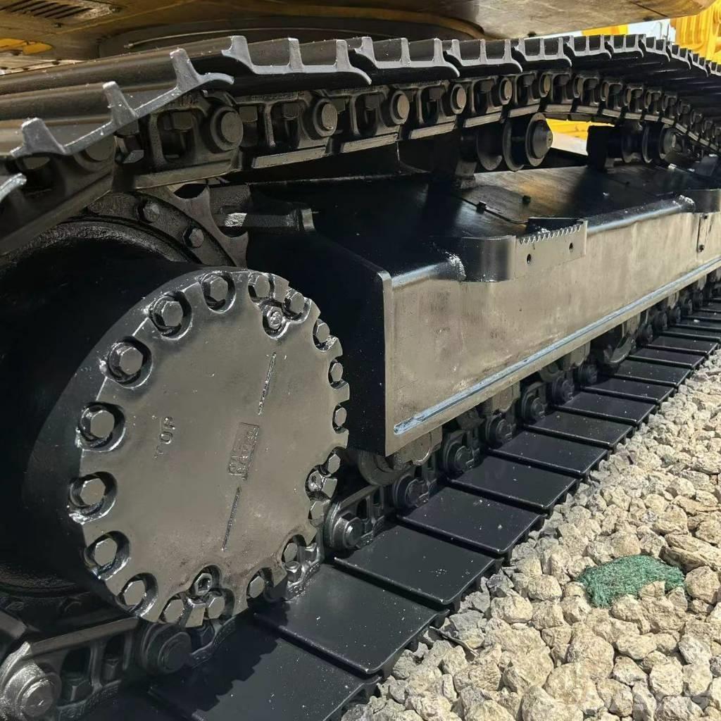 Komatsu PC 200-8 Vikšriniai ekskavatoriai
