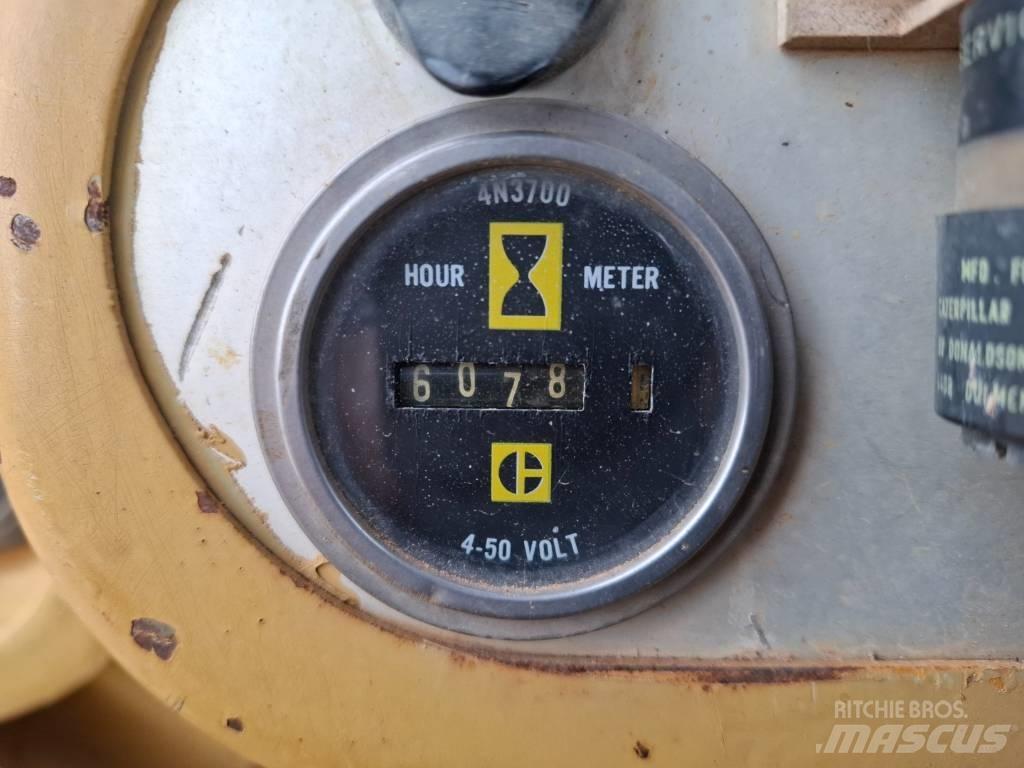CAT D 4 D Vikšriniai buldozeriai