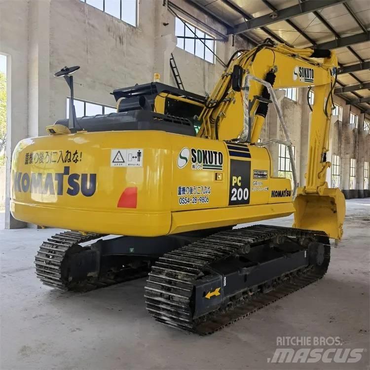 Komatsu PC200-8 Vikšriniai ekskavatoriai