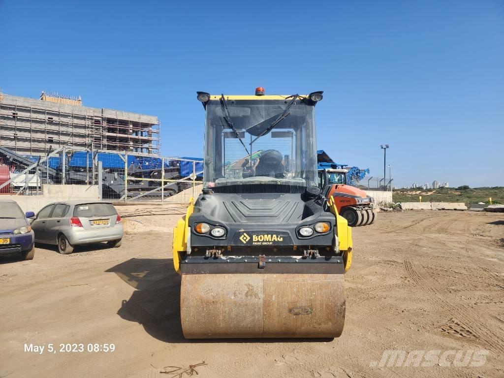 Bomag BW 154 AD-5 Porinių būgnų volai