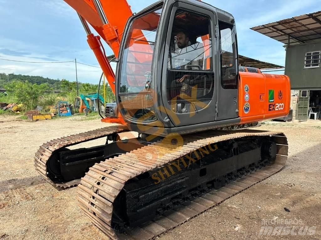 Hitachi EX 200-5 Vikšriniai ekskavatoriai