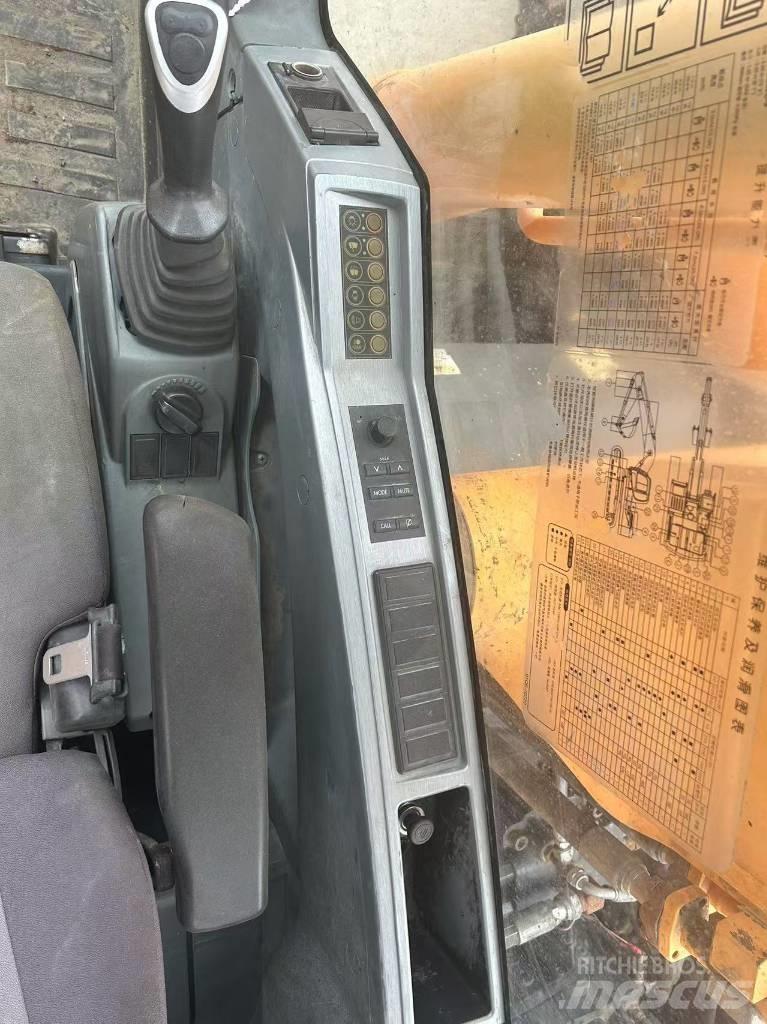 Hyundai R220LC-9S Vikšriniai ekskavatoriai