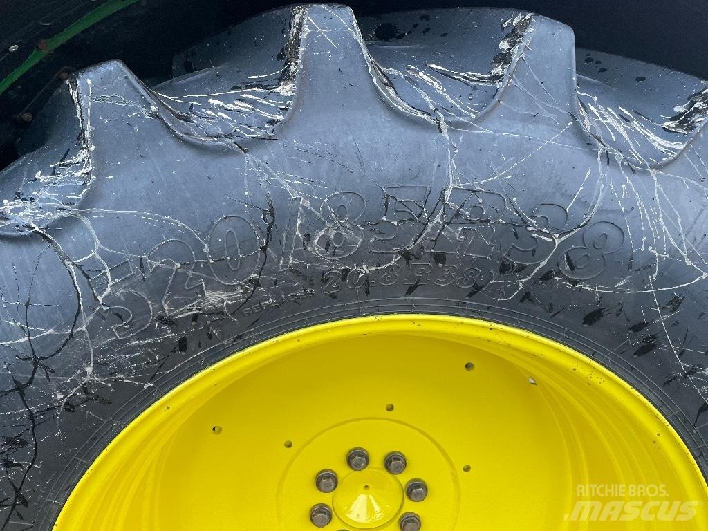 John Deere 6115R Traktoriai
