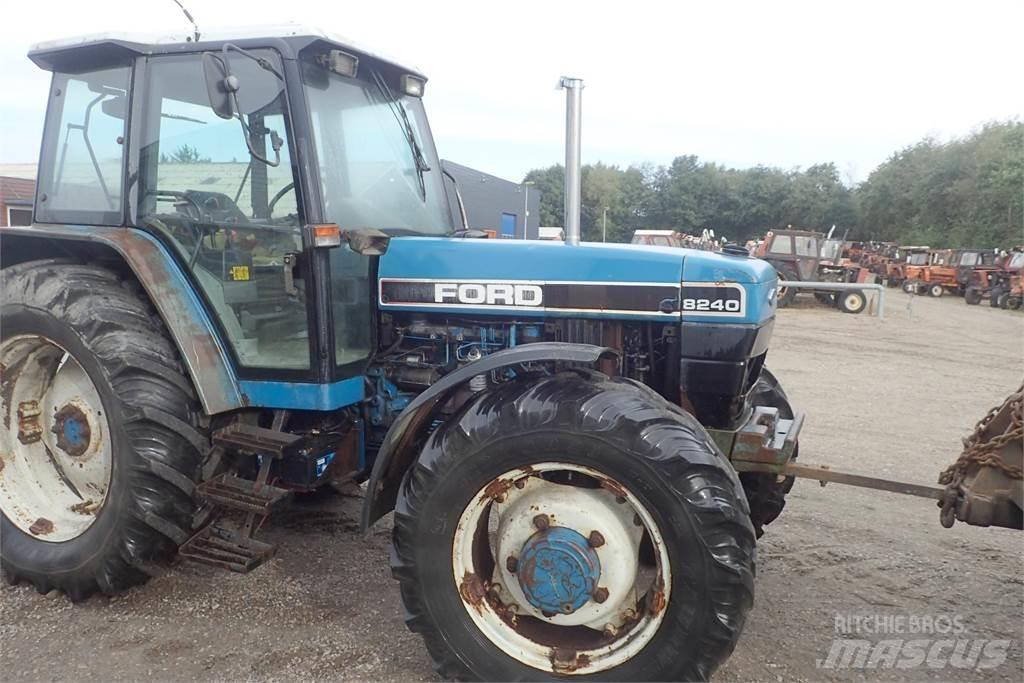 Ford 8240 Traktoriai