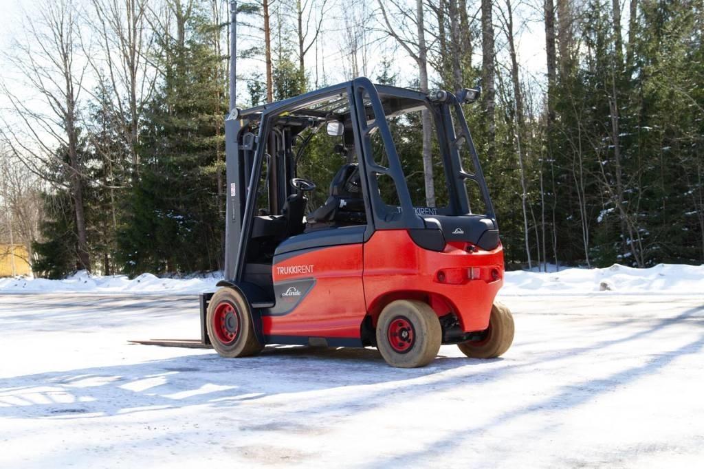 Linde E50 Elektriniai šakiniai krautuvai