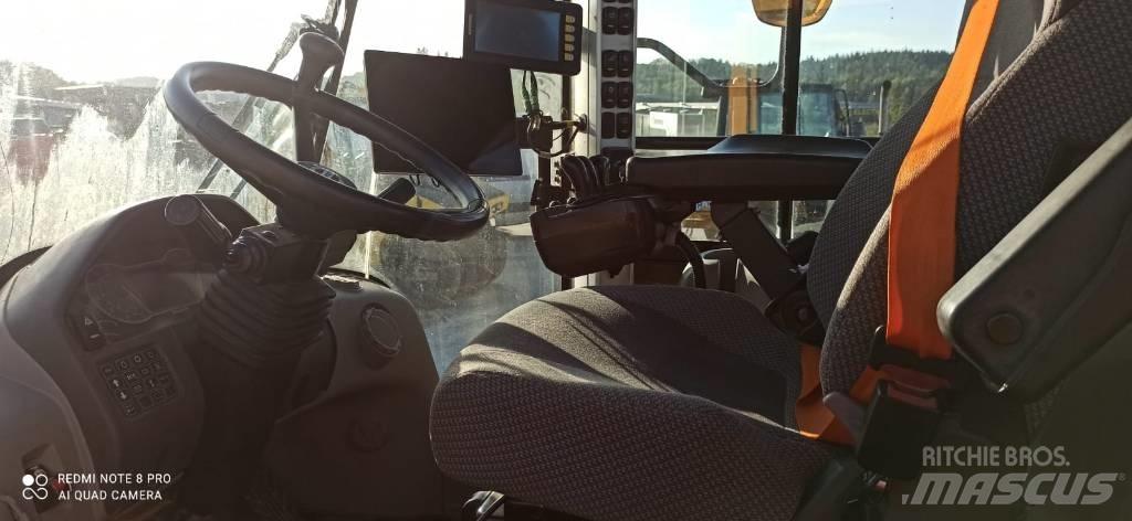Volvo L 120 H Naudoti ratiniai krautuvai