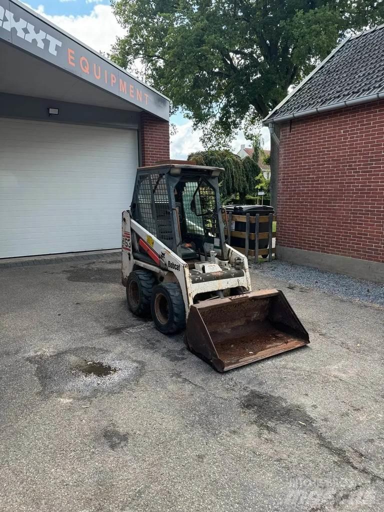 Bobcat 463 Krautuvai su šoniniu pasukimu