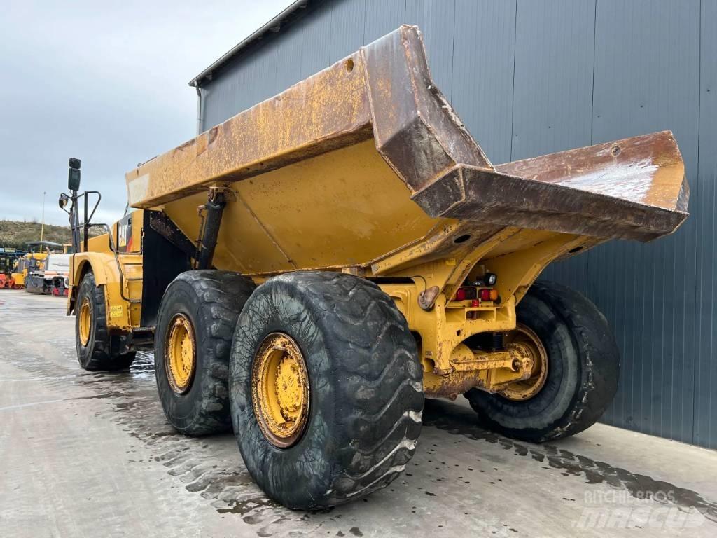 CAT 735B Karjeriniai savivarčiai