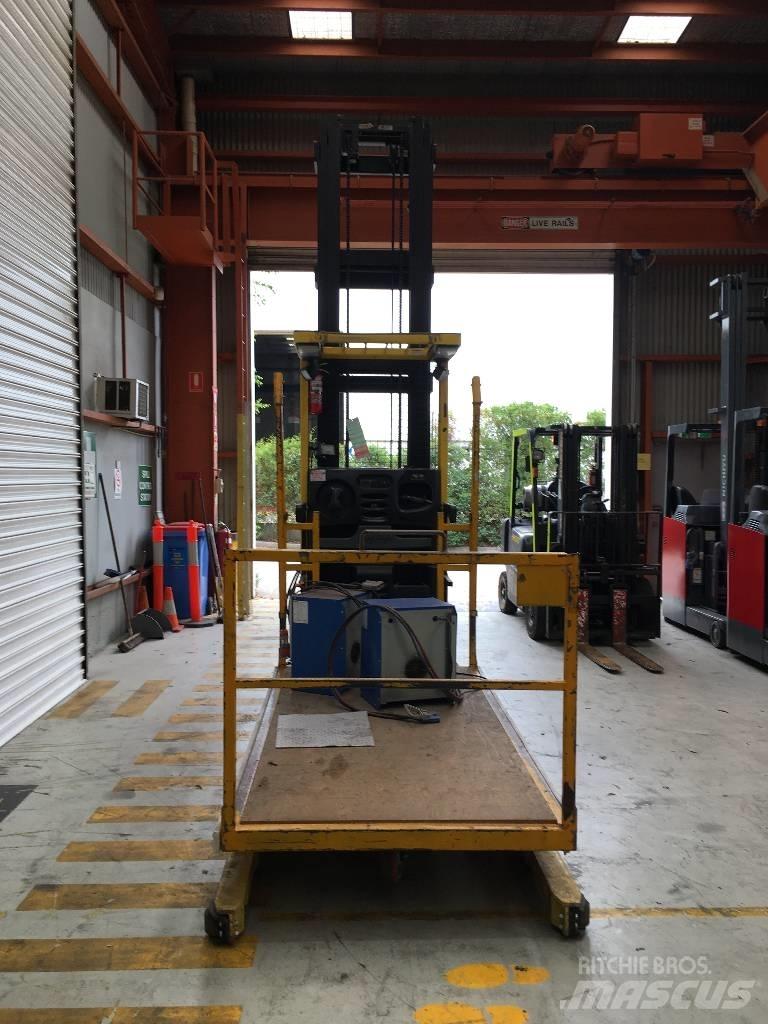 Hyster R30XMF2 Didelių aukščių keltuvai-krautuvai