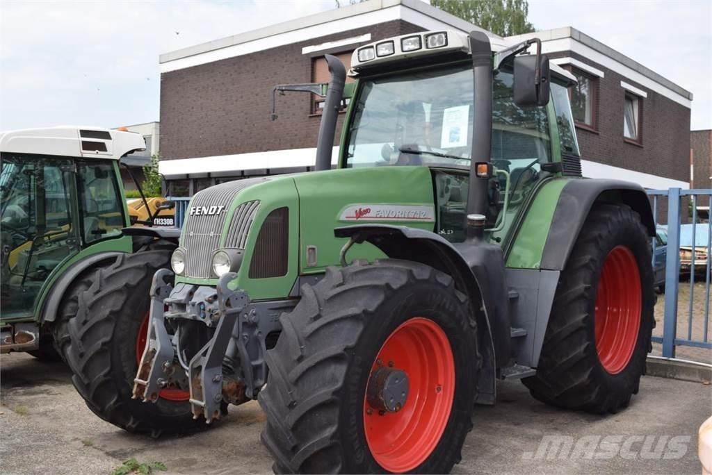 Fendt 712 Vario Traktoriai