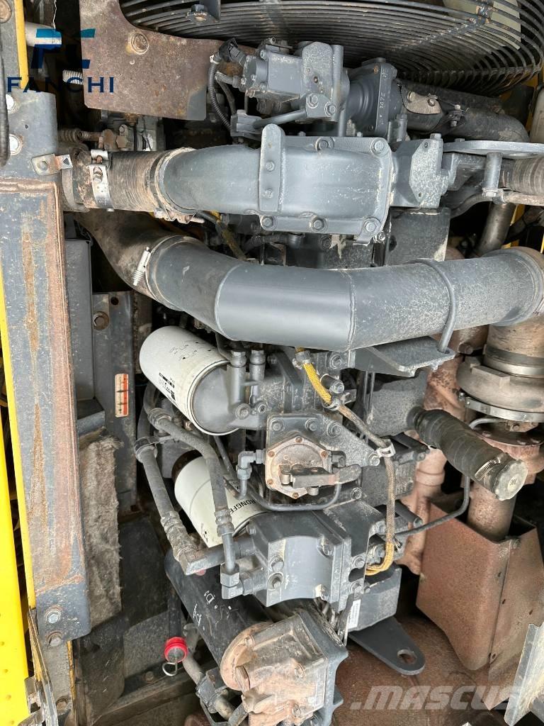 Komatsu PC 450-8 Vikšriniai ekskavatoriai