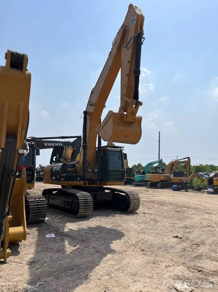 CAT 330D2 Vikšriniai ekskavatoriai