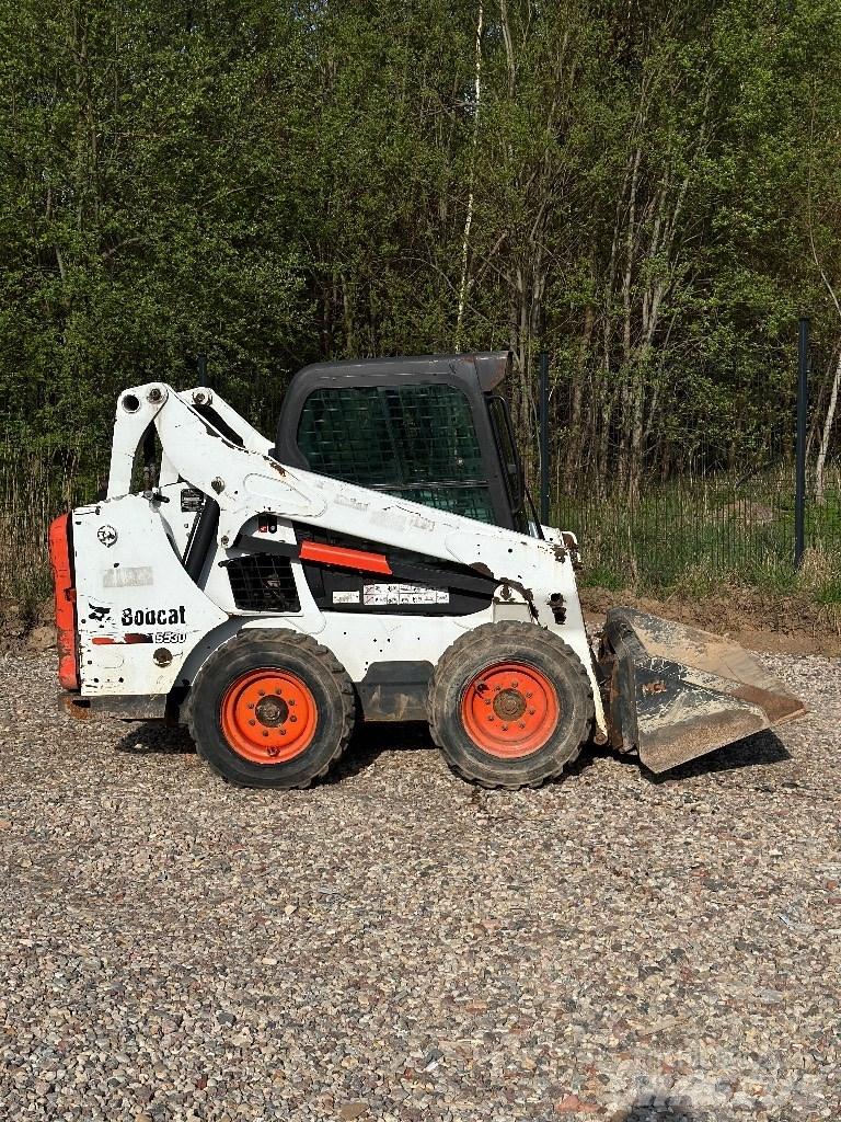 Bobcat S530 Krautuvai su šoniniu pasukimu