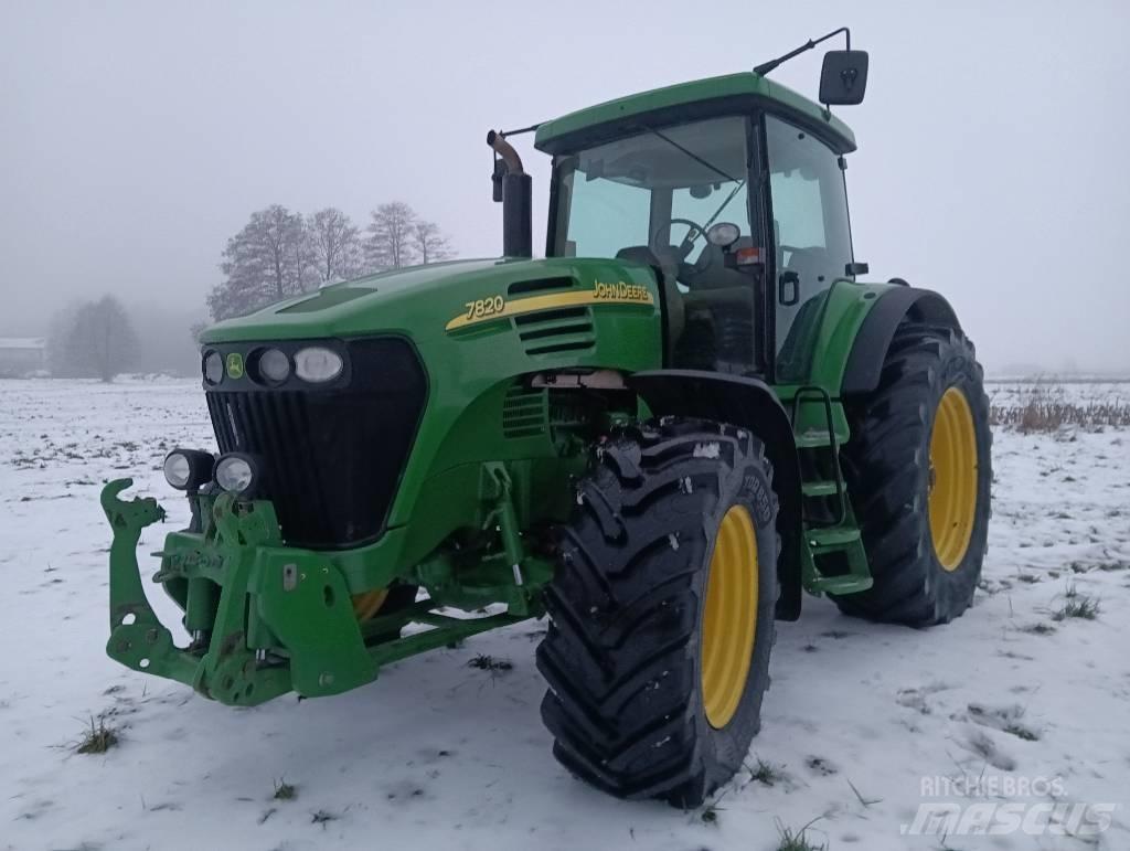 John Deere 7820 Traktoriai