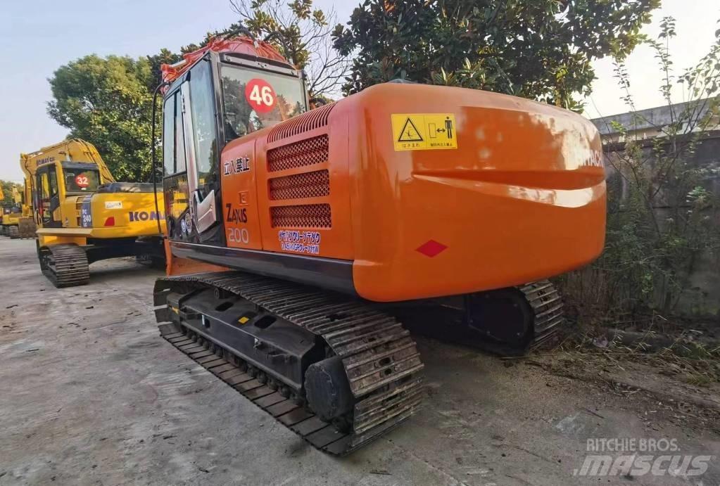 Hitachi ZX 200 Vikšriniai ekskavatoriai