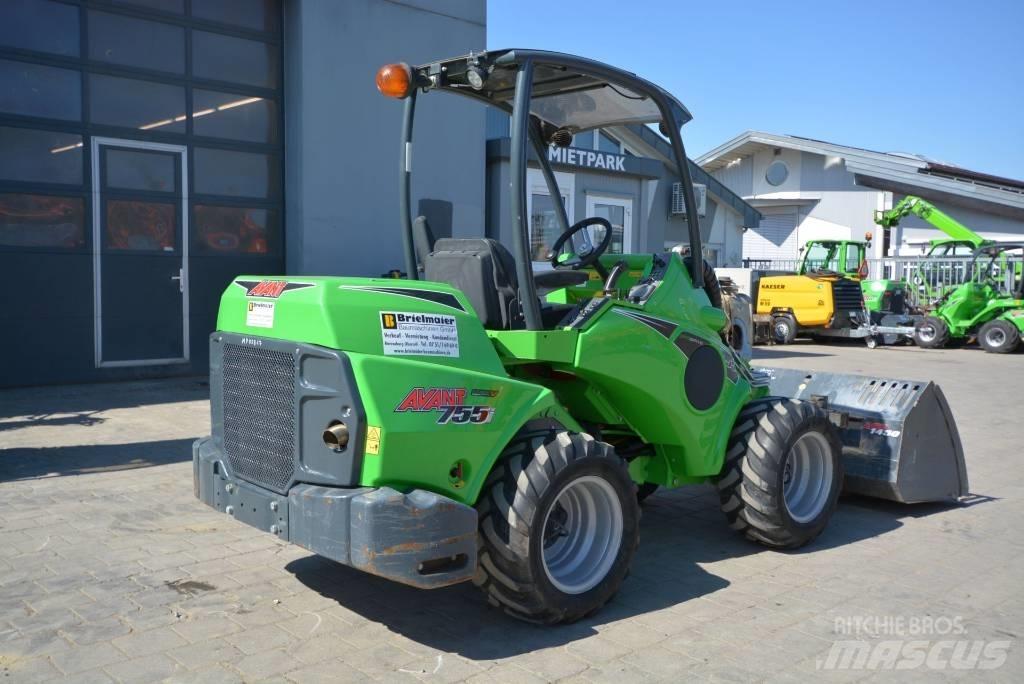Avant 755 i Mini krautuvai