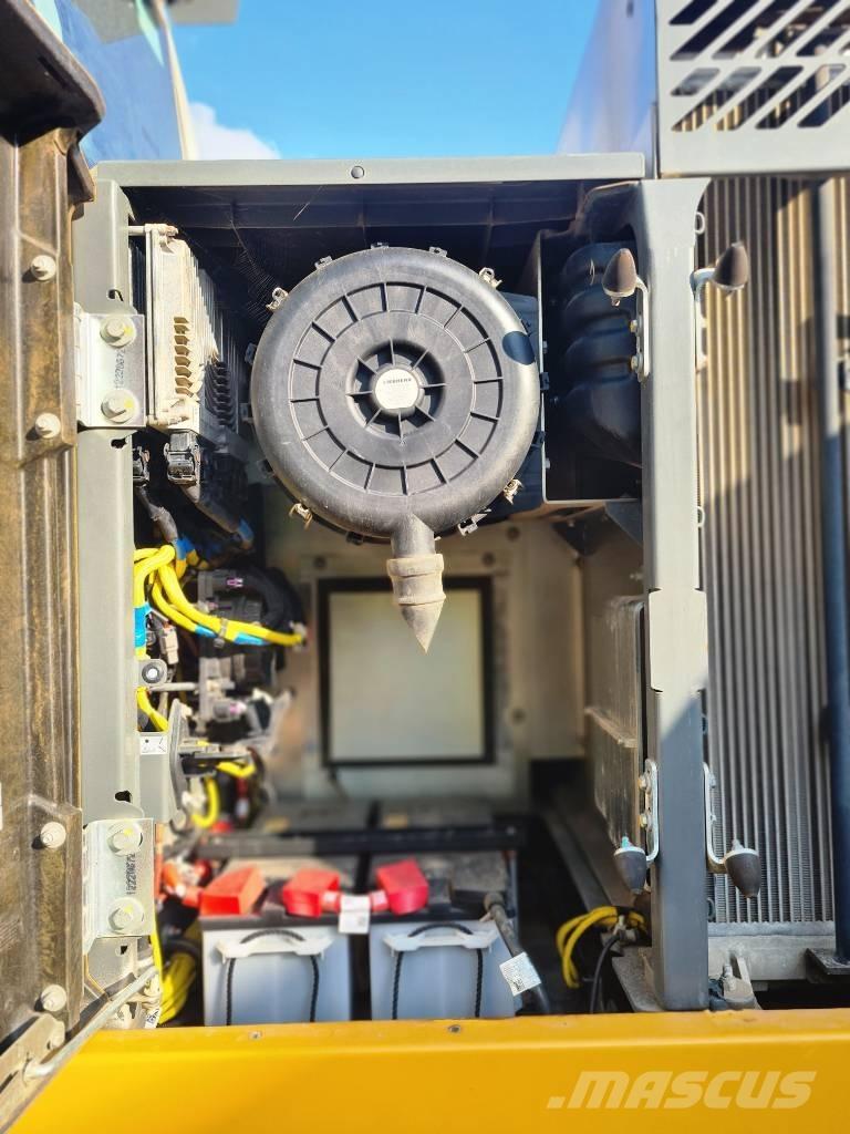 Liebherr R 930 LC Vikšriniai ekskavatoriai
