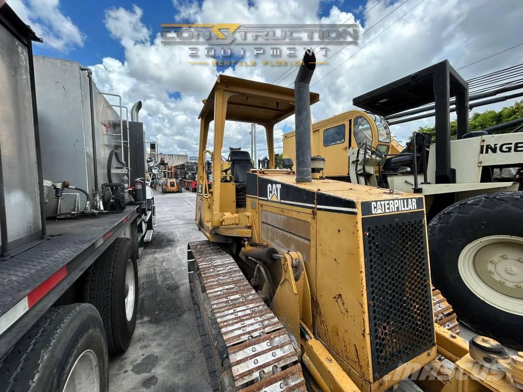 CAT D 3 C III Vikšriniai buldozeriai