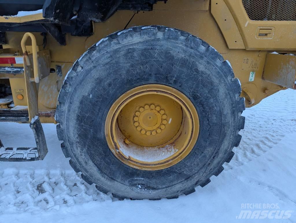 CAT 930 K Naudoti ratiniai krautuvai
