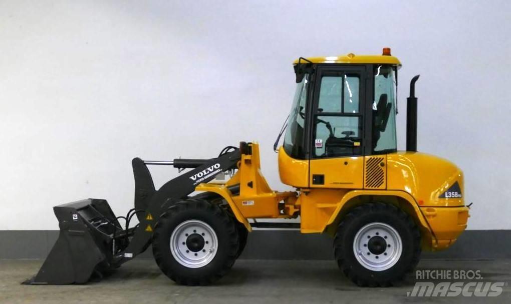 Volvo L 35 B - Z - 4x4 Naudoti ratiniai krautuvai