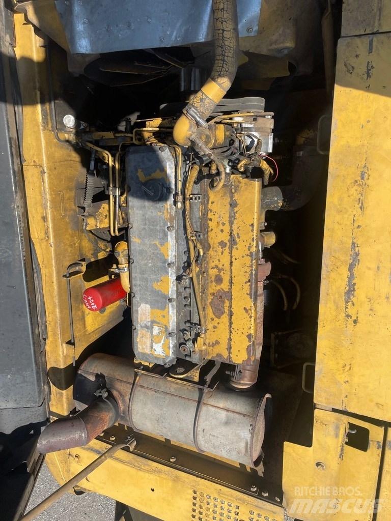 CAT 325 B L Vikšriniai ekskavatoriai