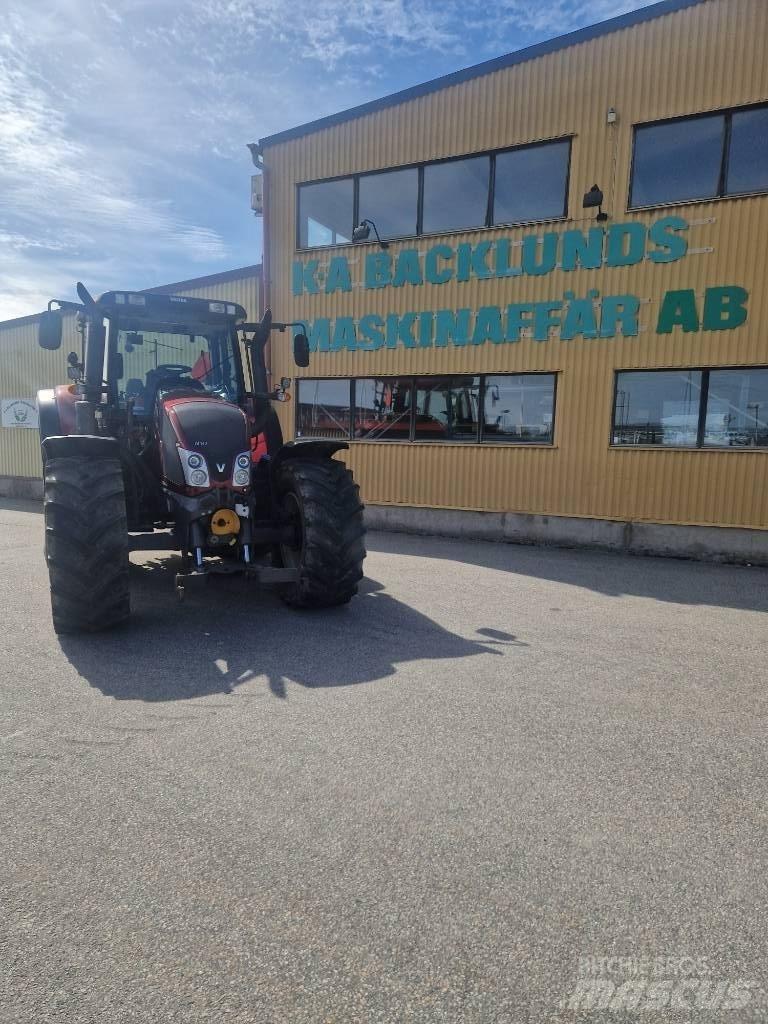 Valtra N143 Traktoriai