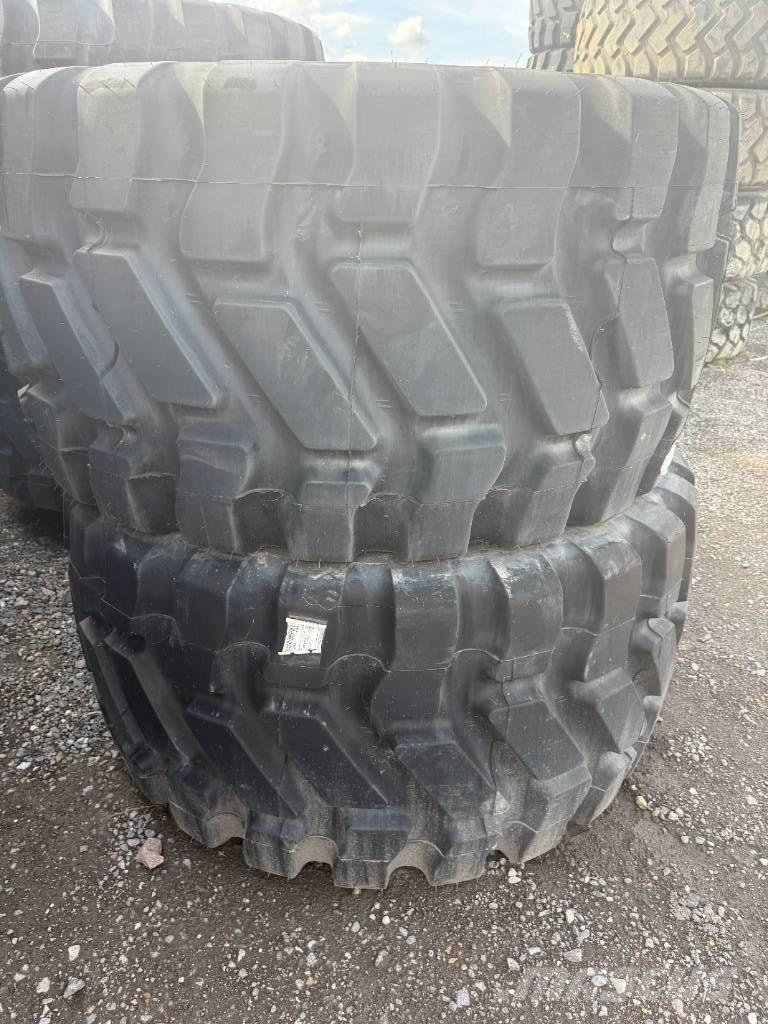 Goodyear 750/65R25 Padangos, ratai ir ratlankiai