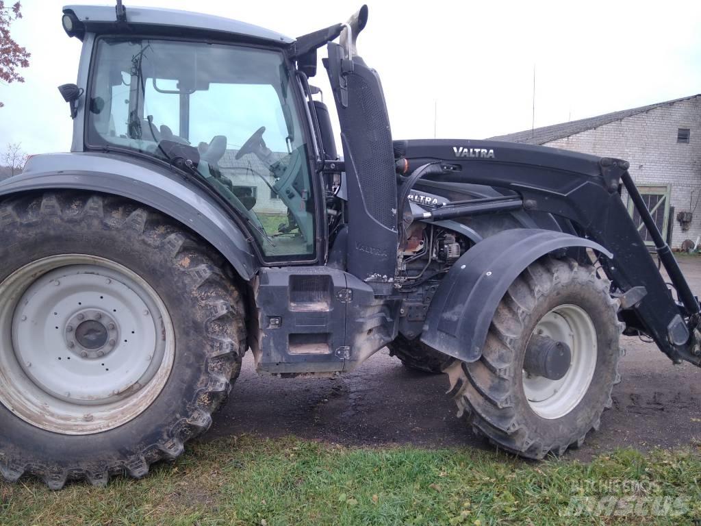 Valtra T 234 V Traktoriai