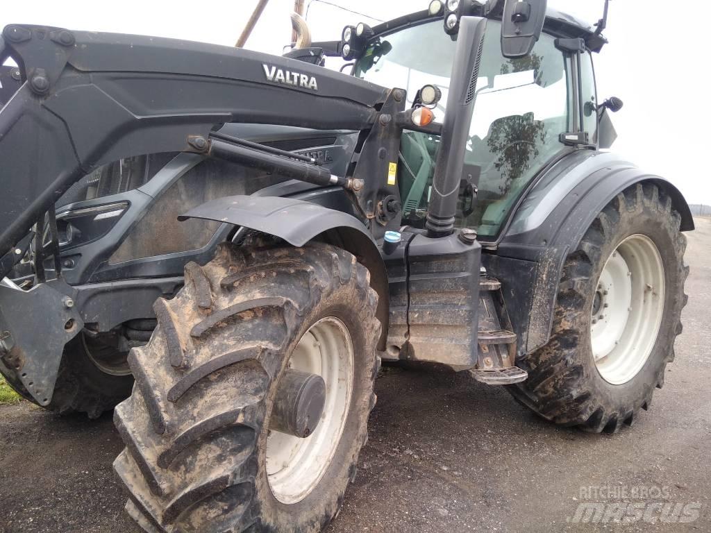 Valtra T 234 V Traktoriai
