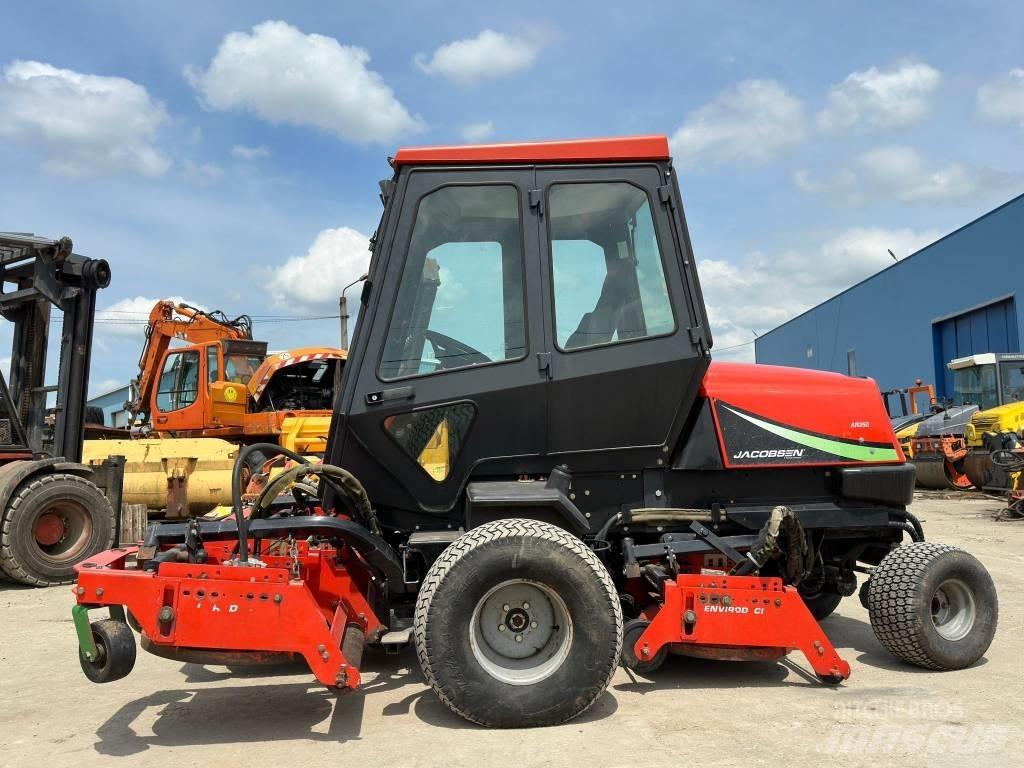 Jacobsen AR250 Sodo traktoriukai-vejapjovės
