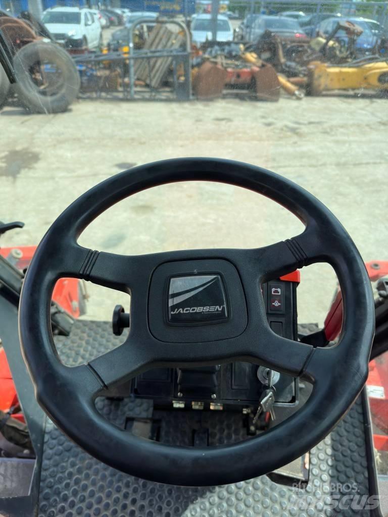 Jacobsen AR250 Sodo traktoriukai-vejapjovės