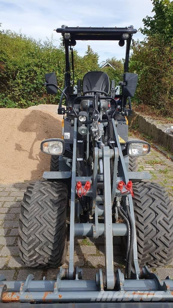 GiANT G 2300 X-tra Naudoti ratiniai krautuvai