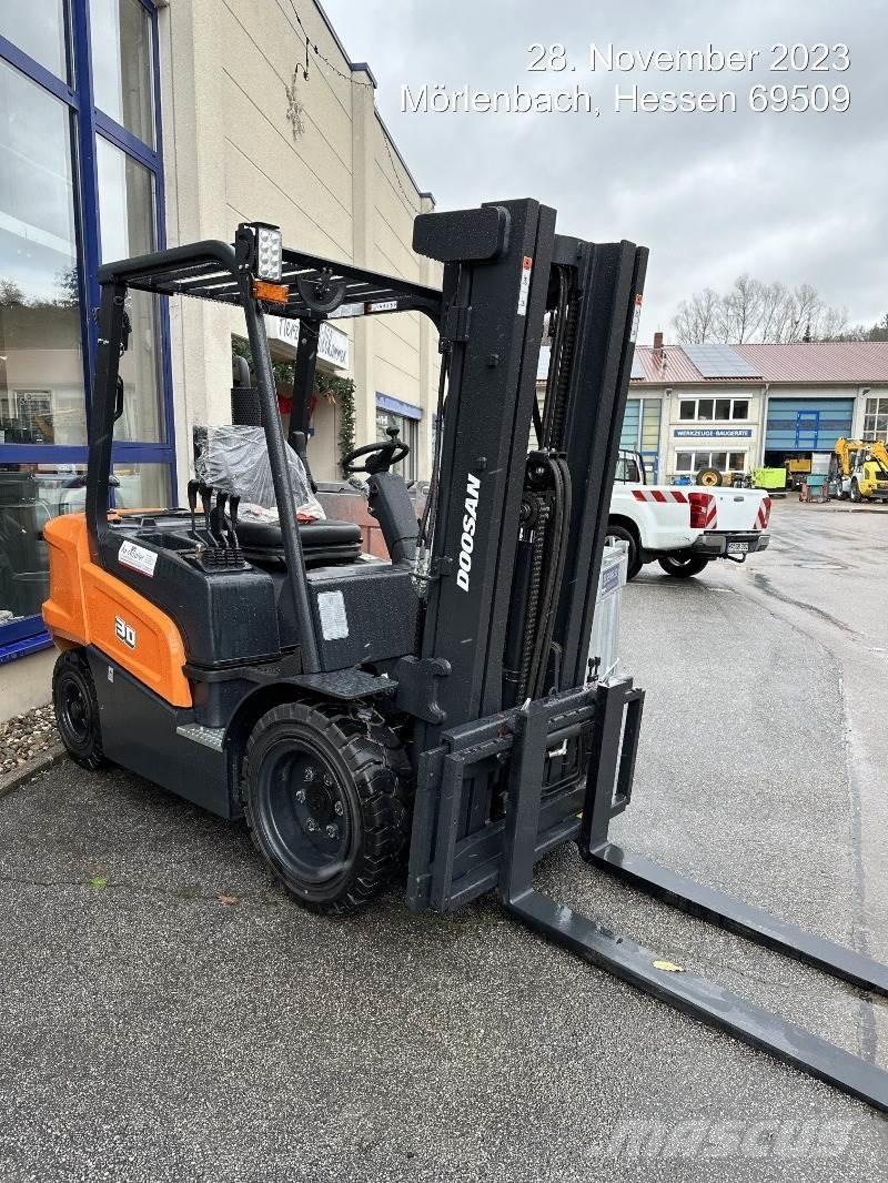 Doosan D30NXS Dyzeliniai krautuvai