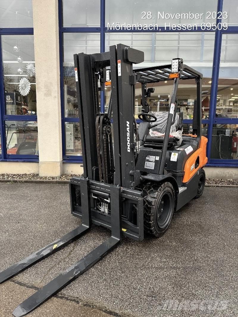 Doosan D30NXS Dyzeliniai krautuvai