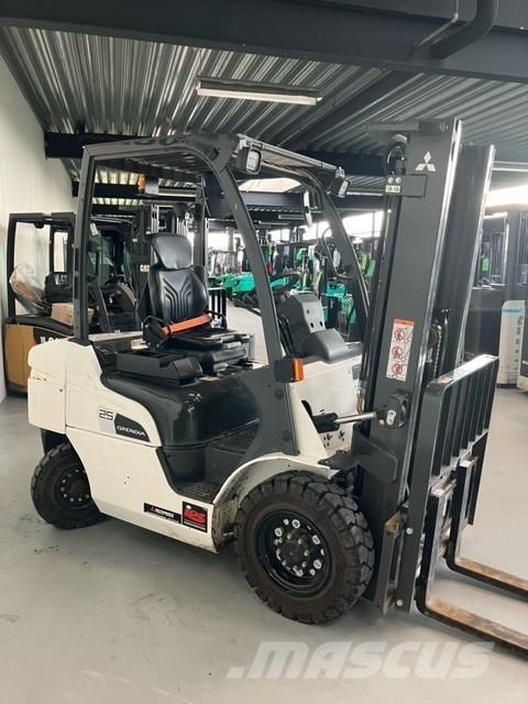 Mitsubishi FD25N3 Dyzeliniai krautuvai