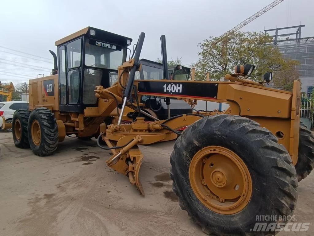 CAT 140 H Greideriai
