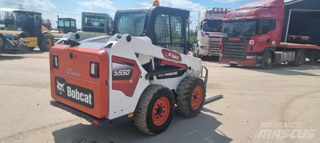 Bobcat S 550 Krautuvai su šoniniu pasukimu