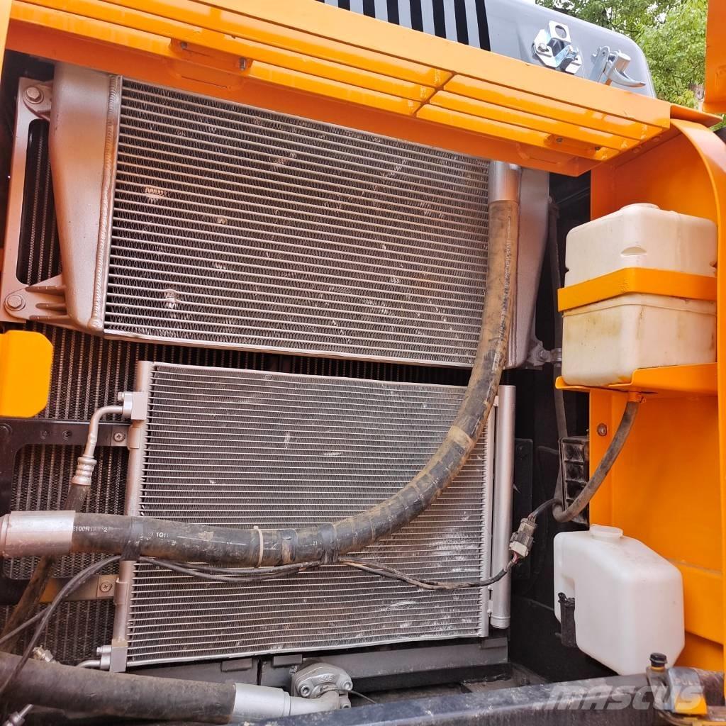 Hyundai 220 LC-9S Vikšriniai ekskavatoriai