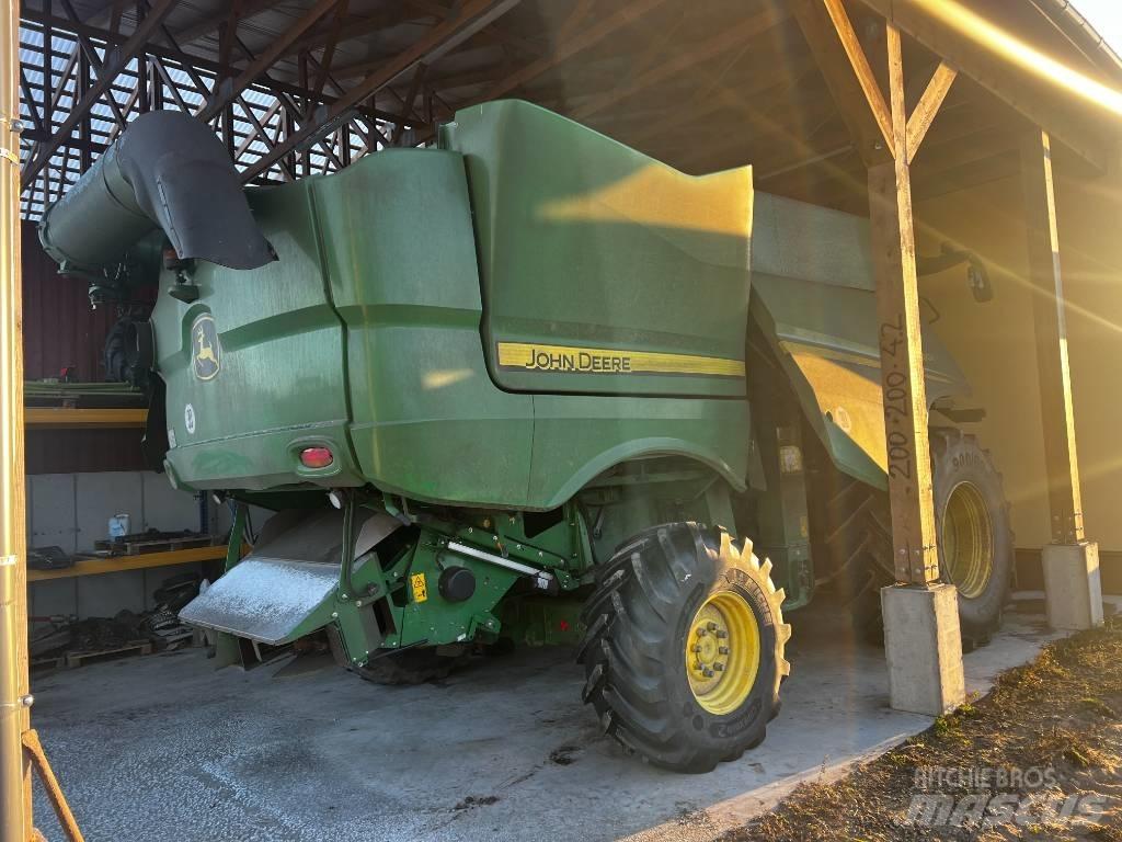 John Deere S 680 i Derliaus nuėmimo kombainai