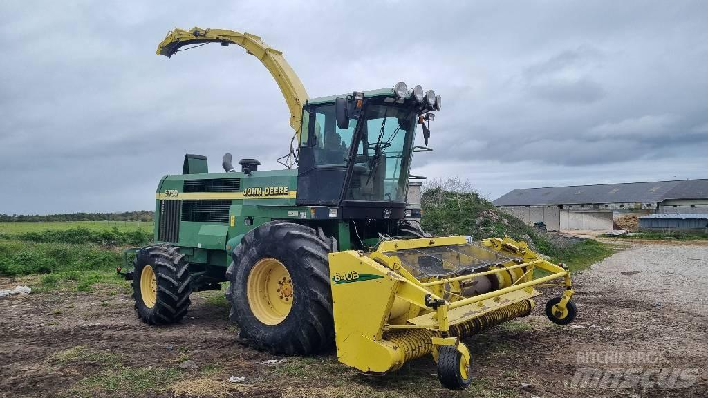 John Deere 6750 Pašarų kombainai