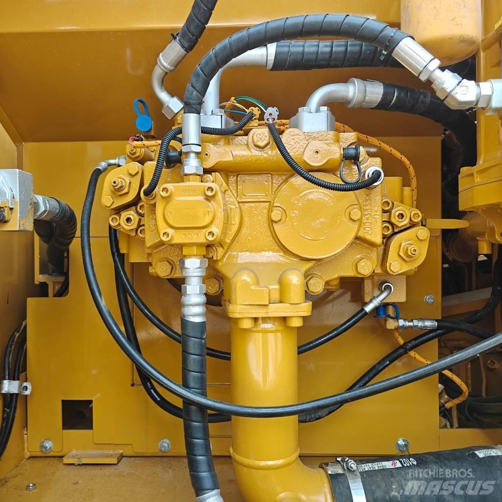 CAT 325 D L Vikšriniai ekskavatoriai