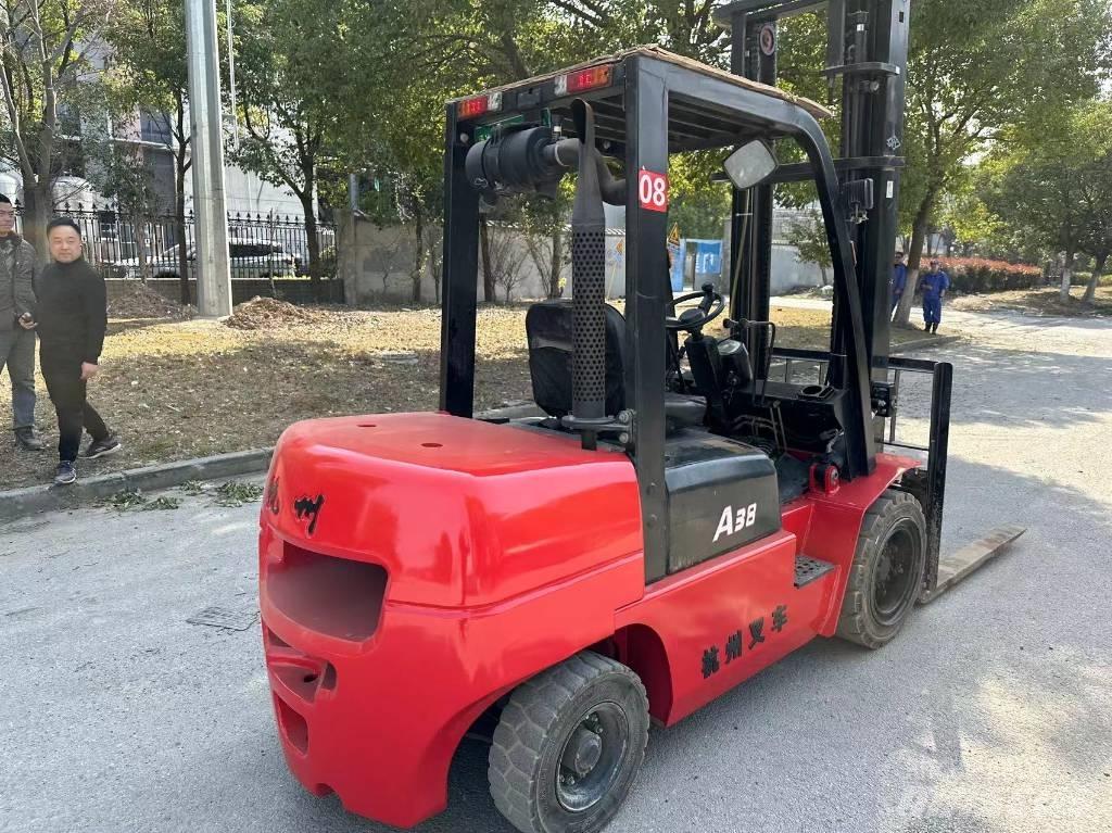 Hangcha A38 Dyzeliniai krautuvai