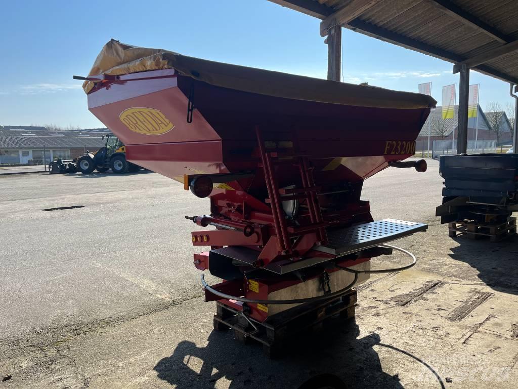 Bredal F2 3200 Mėšlo barstytuvai